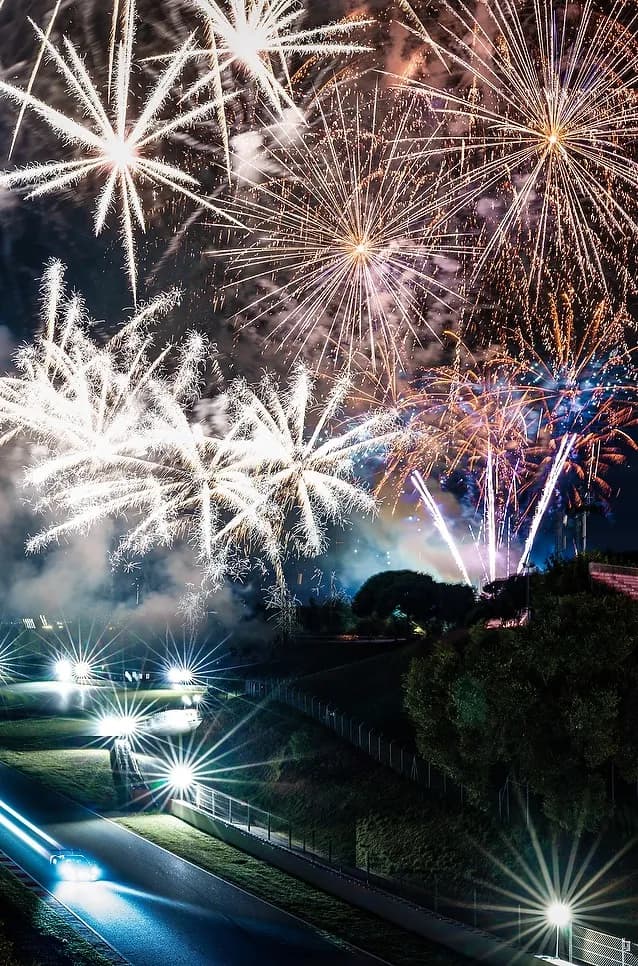 Fountains - Fireworks over the Catalunya Circuit, long exposure.